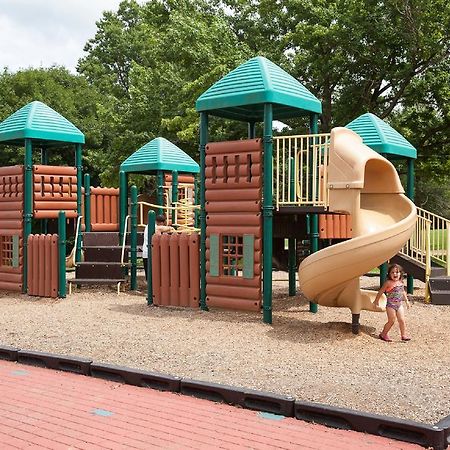 Circle M Camping Resort Screened Park Model 27 Wabank Exterior photo