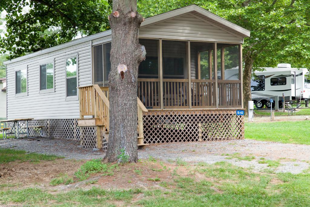 Circle M Camping Resort Screened Park Model 27 Wabank Exterior photo